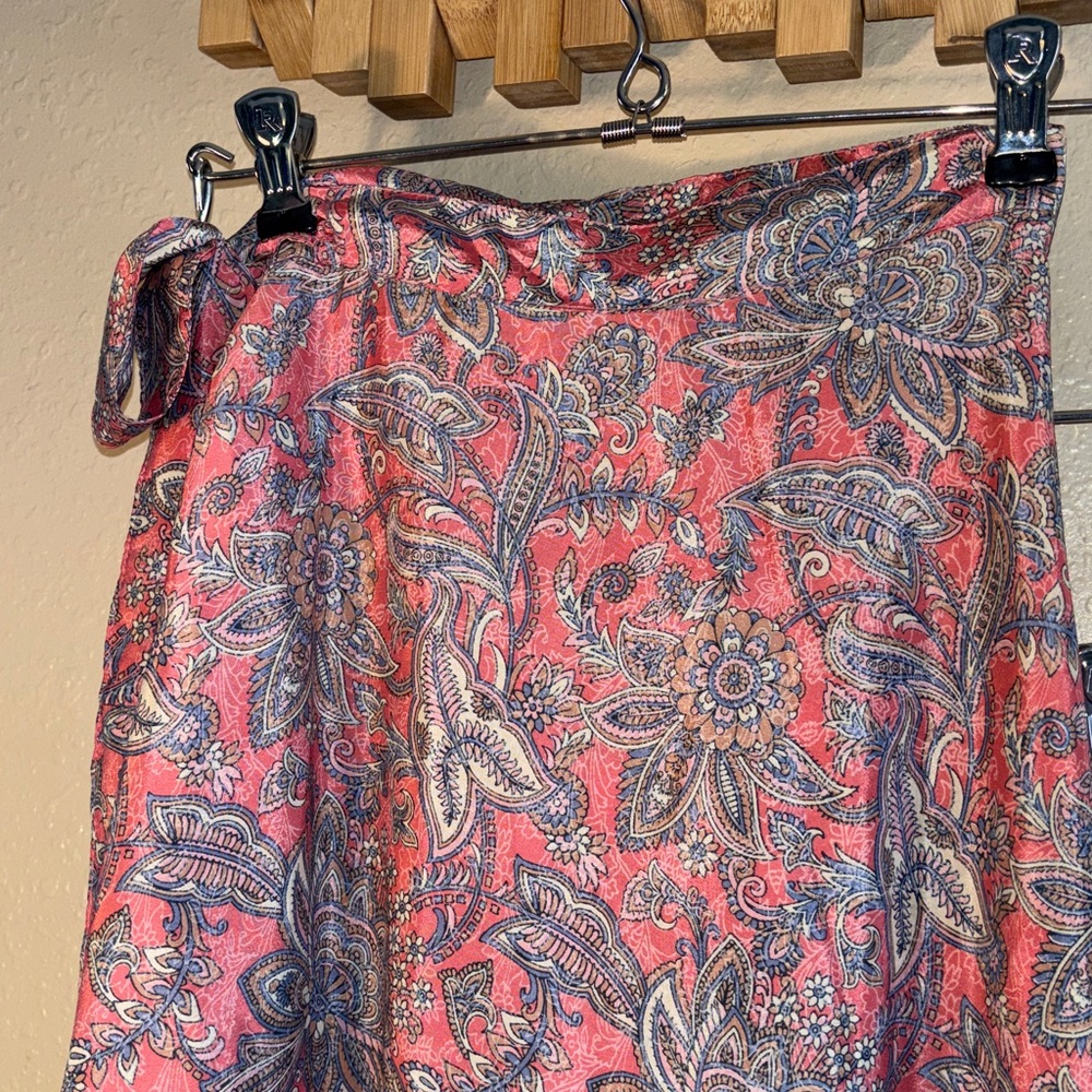 NWOT KARMA HIGHWAY true wrap skirt OSFM. Beautiful slinky material with Paisley’ - Picture 6 of 11
